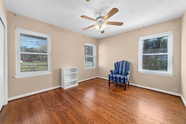 10627 Moonlight Drive, Houston, TX 77096