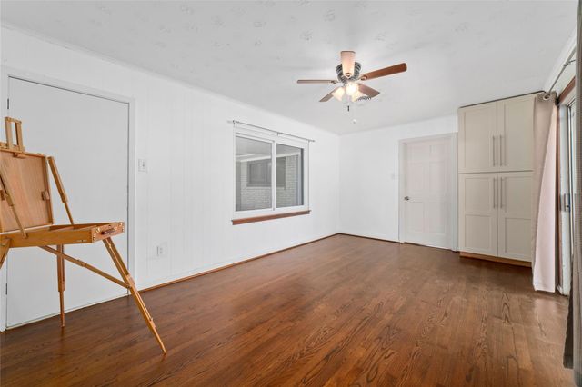 10627 Moonlight Drive, Houston, TX 77096