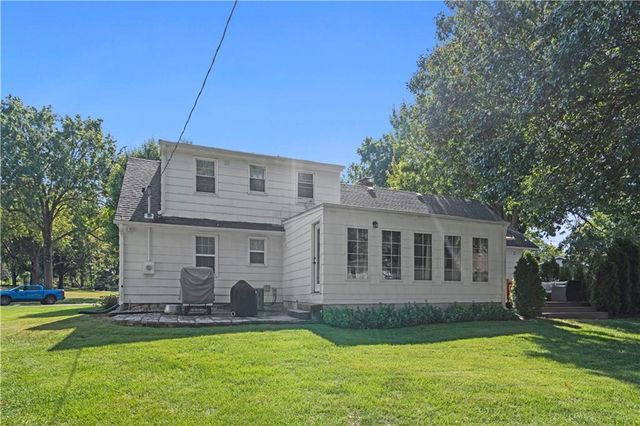 6014 W 68th Street, Overland Park, KS 66204