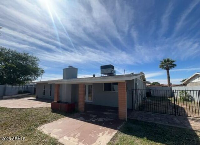 3656 W WINDROSE Drive, Phoenix, AZ 85029