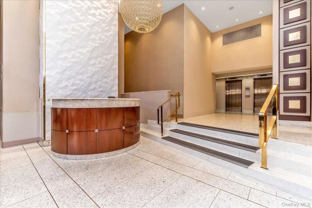 66-36 Yellowstone Boulevard 18H, Forest Hills, NY 11375