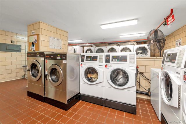 66-36 Yellowstone Boulevard 18H, Forest Hills, NY 11375