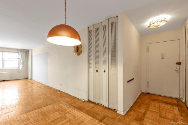 66-36 Yellowstone Boulevard 18H, Forest Hills, NY 11375