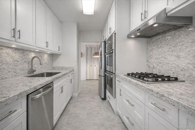 66-36 Yellowstone Boulevard 18H, Forest Hills, NY 11375