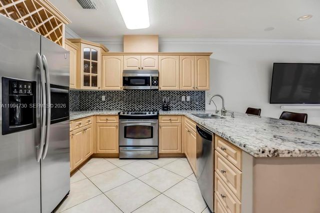 2841 Day Ave 2841, Miami, FL 33133