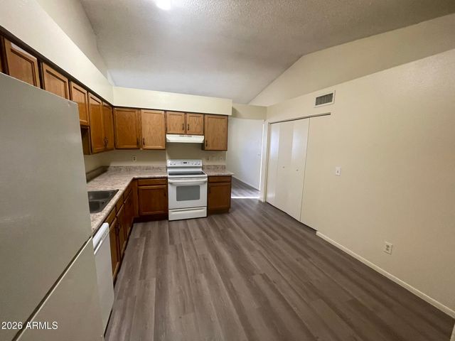 727 S HARTFORD Street 182, Chandler, AZ 85225