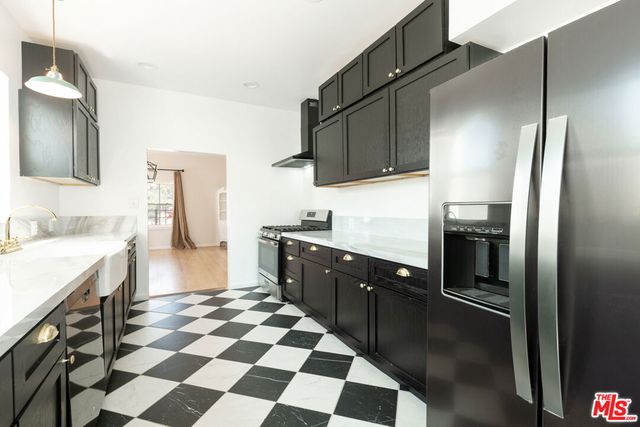1010 S Point View, Los Angeles, CA 90035