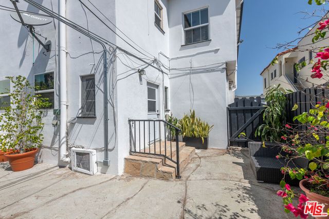1010 S Point View, Los Angeles, CA 90035