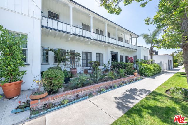 1010 S Point View, Los Angeles, CA 90035