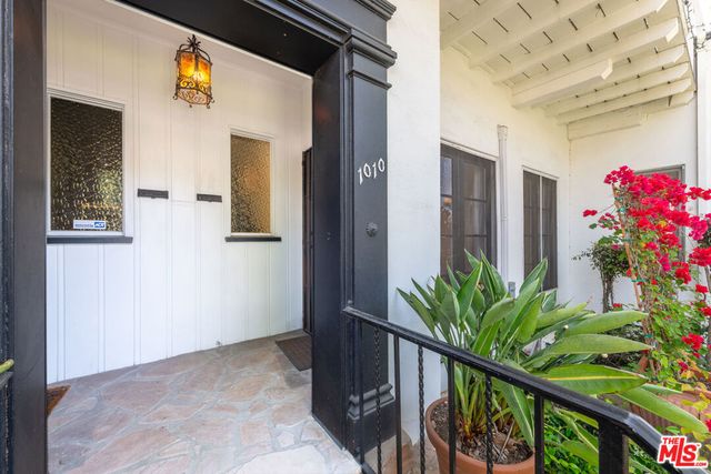 1010 S Point View, Los Angeles, CA 90035
