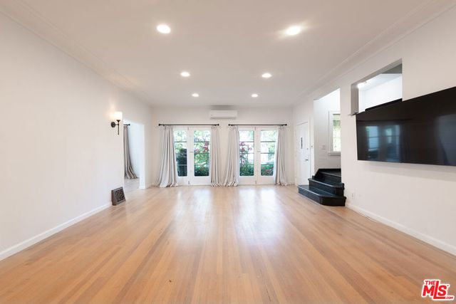 1010 S Point View, Los Angeles, CA 90035