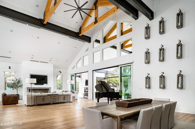 8144 E DEL BARQUERO Drive, Scottsdale, AZ 85258