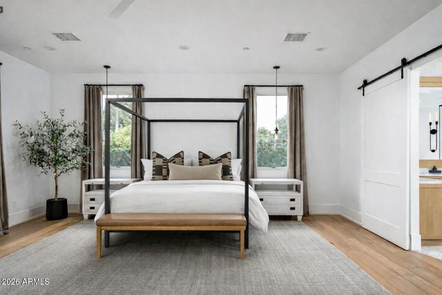 8144 E DEL BARQUERO Drive, Scottsdale, AZ 85258