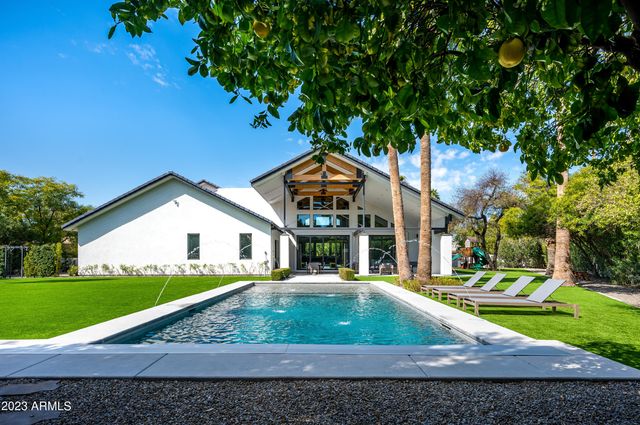 8144 E DEL BARQUERO Drive, Scottsdale, AZ 85258