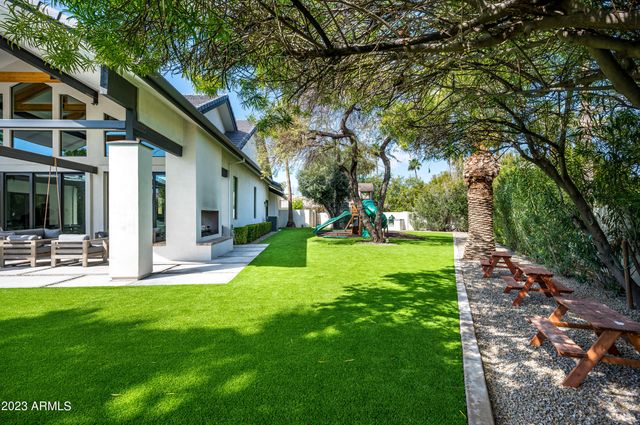 8144 E DEL BARQUERO Drive, Scottsdale, AZ 85258