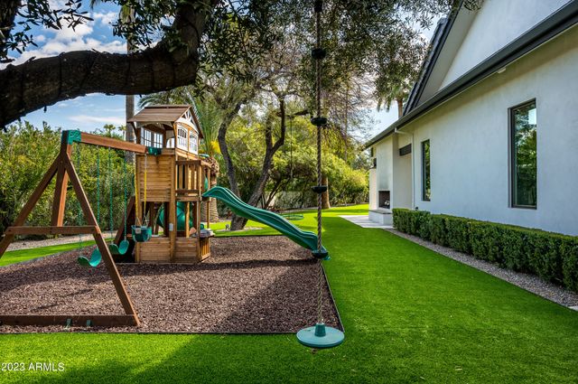 8144 E DEL BARQUERO Drive, Scottsdale, AZ 85258