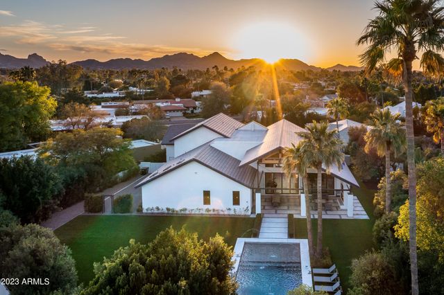 8144 E DEL BARQUERO Drive, Scottsdale, AZ 85258