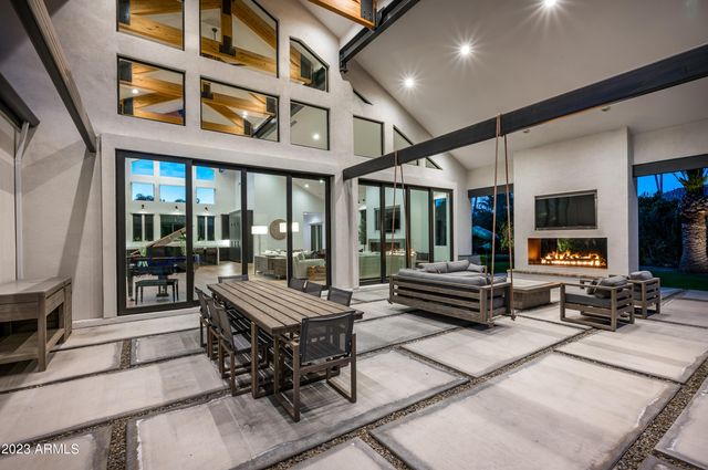 8144 E DEL BARQUERO Drive, Scottsdale, AZ 85258