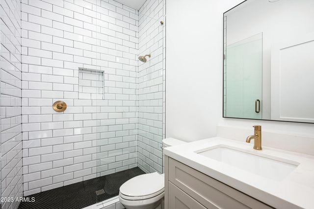 8144 E DEL BARQUERO Drive, Scottsdale, AZ 85258