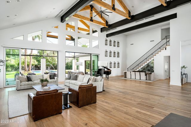 8144 E DEL BARQUERO Drive, Scottsdale, AZ 85258