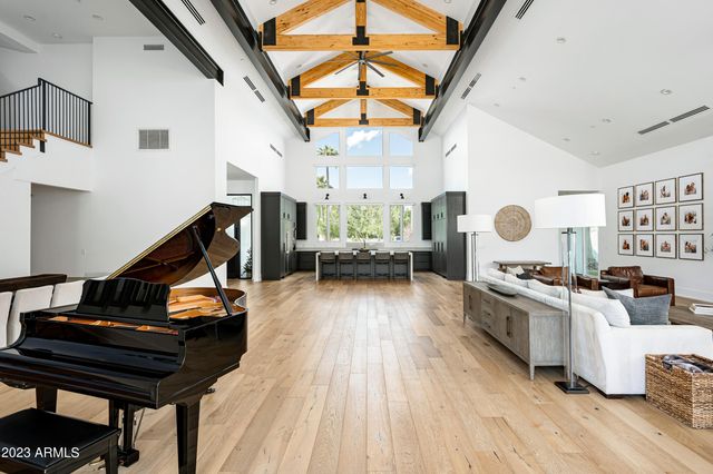 8144 E DEL BARQUERO Drive, Scottsdale, AZ 85258