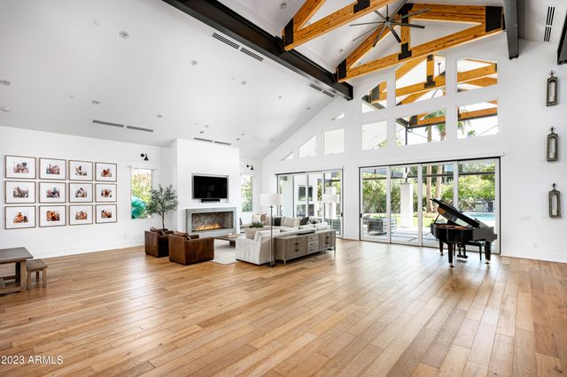 8144 E DEL BARQUERO Drive, Scottsdale, AZ 85258