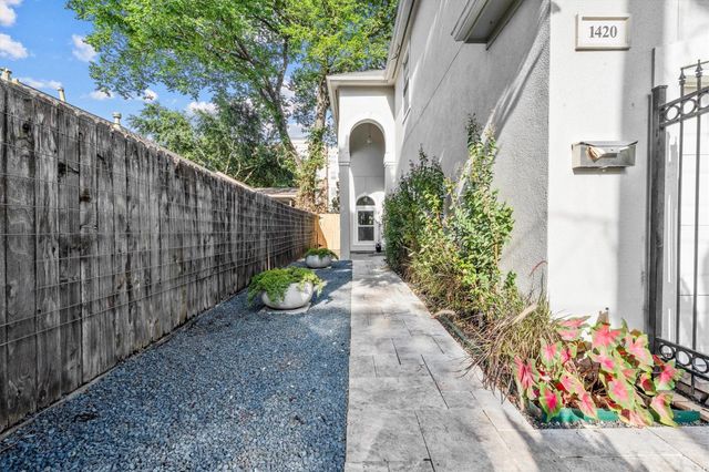 1420 Asbury Street, Houston, TX 77007