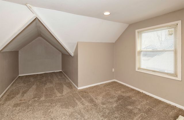 509 E Holcomb Avenue, Des Moines, IA 50313