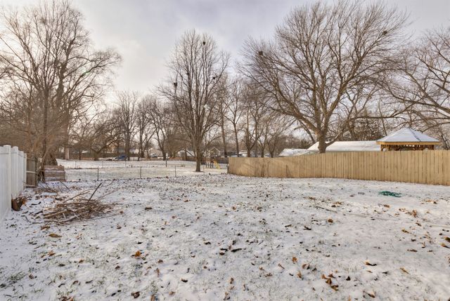 509 E Holcomb Avenue, Des Moines, IA 50313