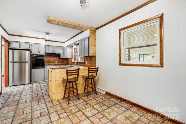 1675 Ponder Creek Road, Mars Hill, NC 28754