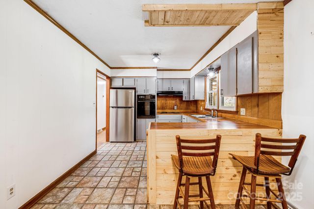 1675 Ponder Creek Road, Mars Hill, NC 28754