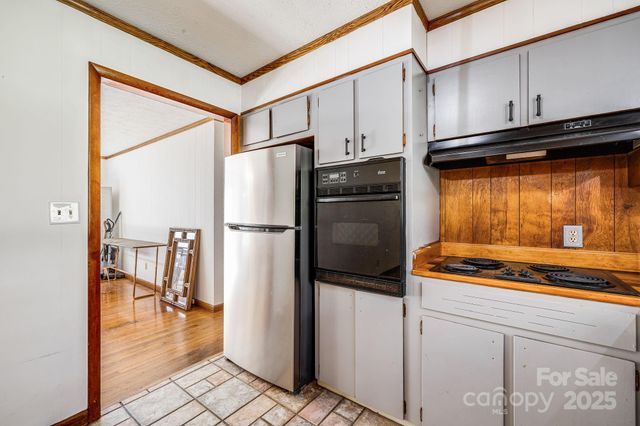 1675 Ponder Creek Road, Mars Hill, NC 28754