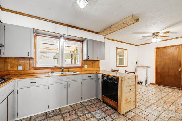 1675 Ponder Creek Road, Mars Hill, NC 28754