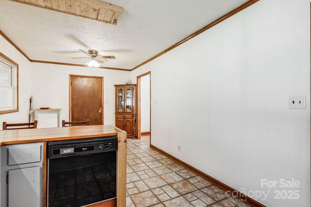 1675 Ponder Creek Road, Mars Hill, NC 28754