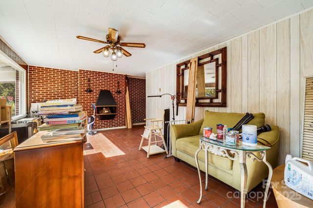 1675 Ponder Creek Road, Mars Hill, NC 28754