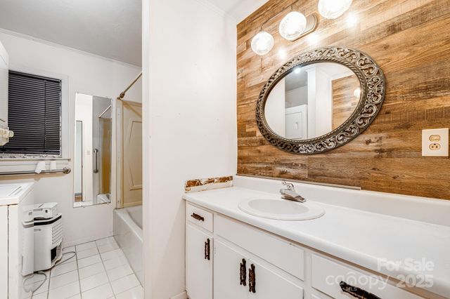 1675 Ponder Creek Road, Mars Hill, NC 28754