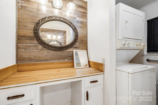 1675 Ponder Creek Road, Mars Hill, NC 28754