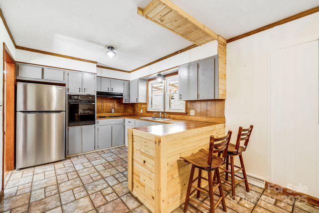 1675 Ponder Creek Road, Mars Hill, NC 28754