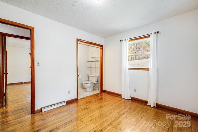 1675 Ponder Creek Road, Mars Hill, NC 28754