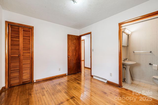 1675 Ponder Creek Road, Mars Hill, NC 28754