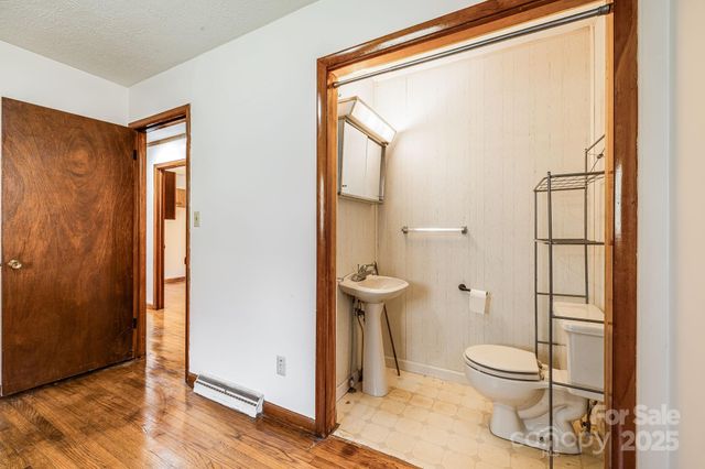 1675 Ponder Creek Road, Mars Hill, NC 28754