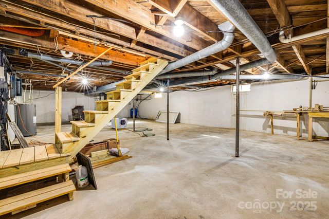 1675 Ponder Creek Road, Mars Hill, NC 28754