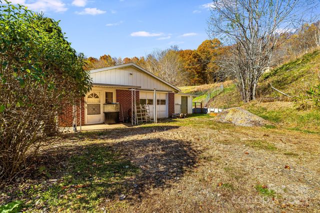 1675 Ponder Creek Road, Mars Hill, NC 28754