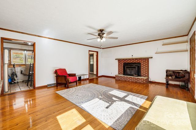 1675 Ponder Creek Road, Mars Hill, NC 28754