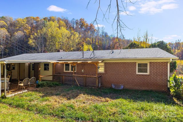 1675 Ponder Creek Road, Mars Hill, NC 28754
