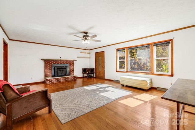 1675 Ponder Creek Road, Mars Hill, NC 28754