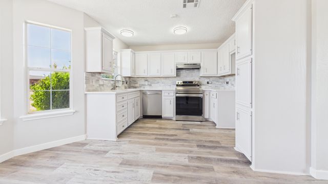 8015 Red Springs Avenue, Lubbock, TX 79423