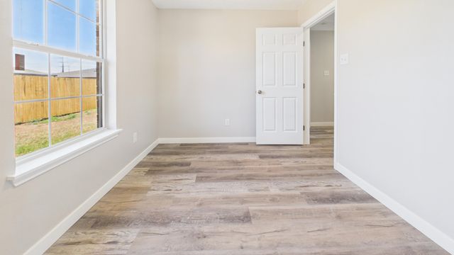 8015 Red Springs Avenue, Lubbock, TX 79423