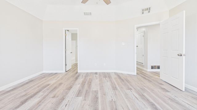 8015 Red Springs Avenue, Lubbock, TX 79423