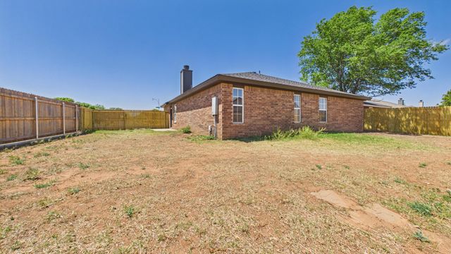 8015 Red Springs Avenue, Lubbock, TX 79423
